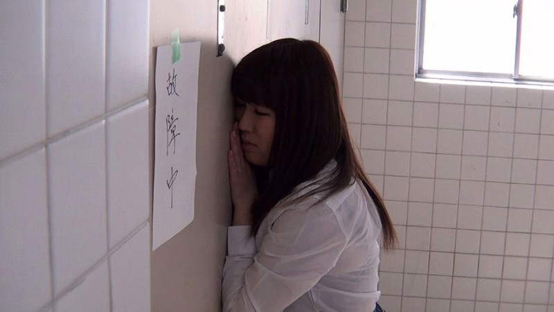 Pee schoolgirl ts first time