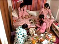 皆で宿題をするはずの「お泊まり会」で、偶然、見つけたお兄ちゃんのエロ本のあまりにも衝撃的なスケベ写真を見たうぶっ娘達は… 2