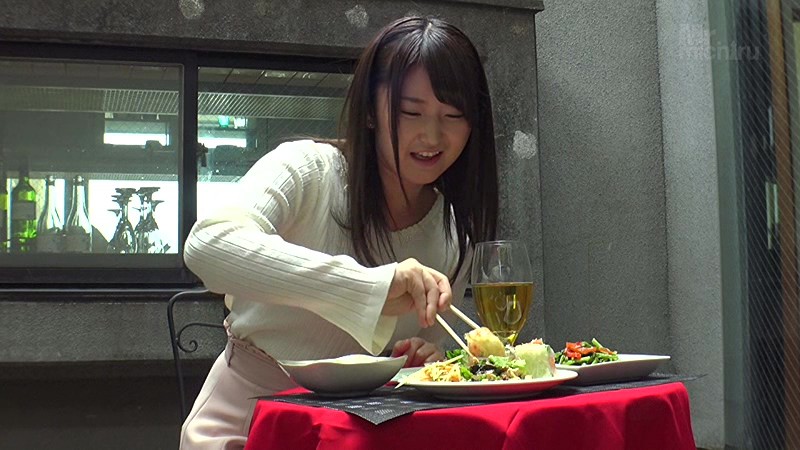 浅田結梨と挿し飲み!ロリカワ女優のヘベレケSEX! サンプル画像 No.1