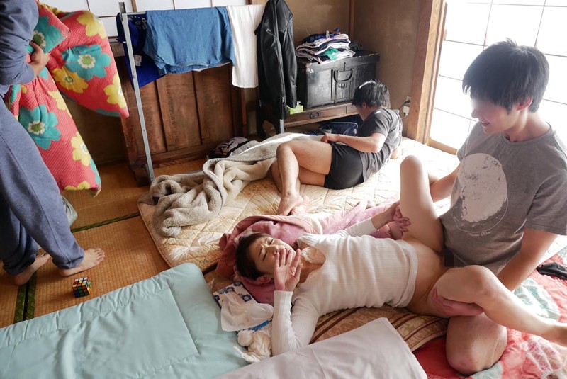 炊事・洗濯・性欲処理 息子&親戚15人と連続セックス朝生活 新年明けましておめでとう近親相姦 今日子(43) サンプル画像 No.3