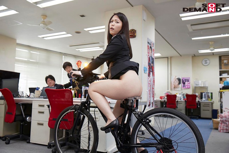 SOD女子社員 社内(恥)訓練 災害とユーザー様はいつやって来るか分からない!?業務中の社内で、突然の恥ずかし過ぎる激エロ対策講座 サンプル画像 No.4