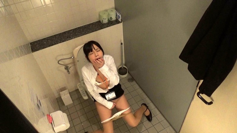 「イラマチオは女性にとって気持ちが良いのだろうか?」をイラマ未経験SOD女子社員が真面目に検証した結果ヤミツキのど奥SEXでえづき汁だらだら糸引き絶頂!! SOD性科学ラボ レポート5 サンプル画像 No.5