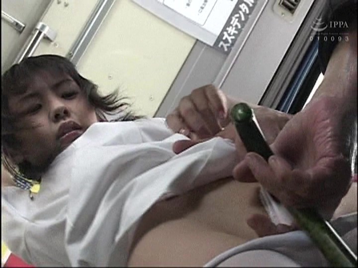 痴漢イズム 「こんな私に興奮してどうするの?」 若い男が性欲むき出しで触る手つきと押し付ける 勃起チ○ポの硬さが愛おしくなり 「私なんかで良ければ…」 とイキ声をガマンしながら痴漢を受け入れる。 サンプル画像 No.1