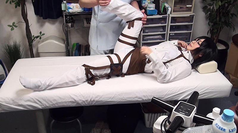 Gemischtrassiger Bruste Cosplay Massage