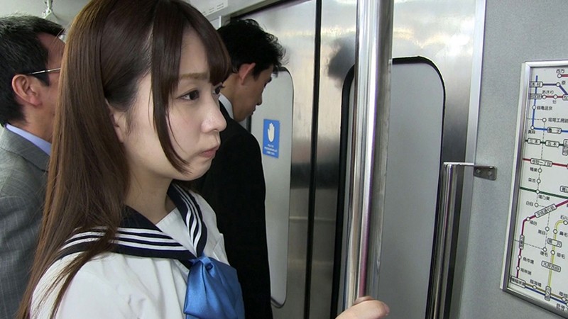 私を囲んで下さい、そしてスカートを汚して下さい 教育実習生・優希音の妄想着衣痴漢 サンプル画像 No.4