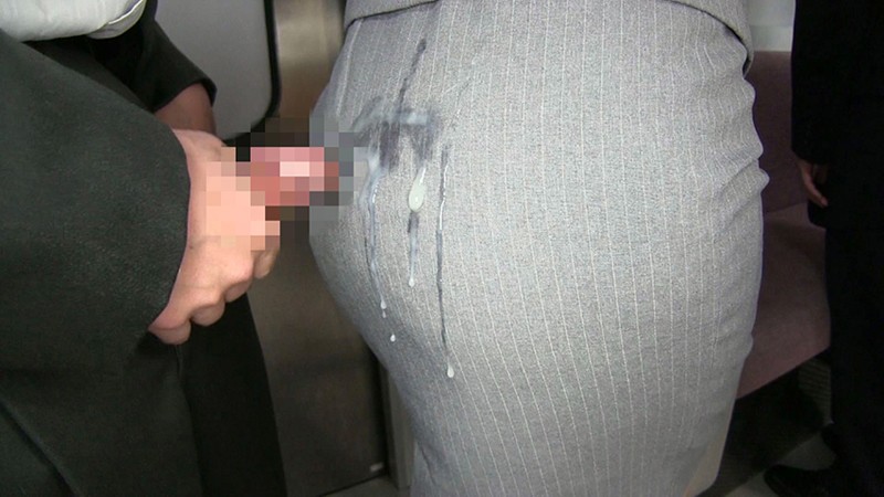 痴漢オークションにかけられた女 私を落札して下さい、そしてスカートを汚して下さい 荻野舞 サンプル画像 No.3