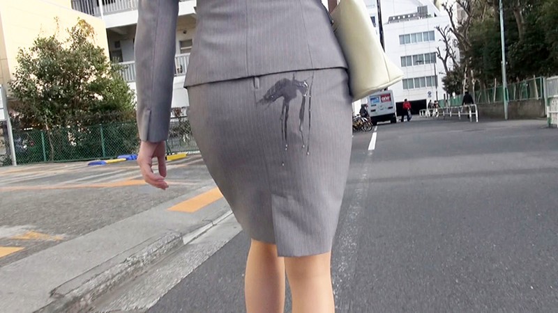 痴漢オークションにかけられた女 私を落札して下さい、そしてスカートを汚して下さい 荻野舞 サンプル画像 No.4