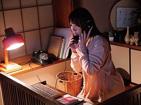 人妻質屋 4 ~夫の為に抱かれる背徳の献身妻 成宮いろは~ サンプル画像 No.1