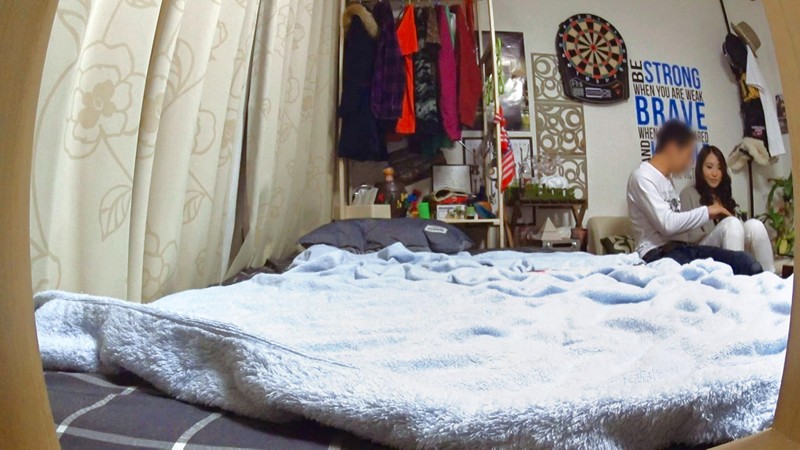 イケメンが熟女を部屋に連れ込んでSEXに持ち込む様子を盗撮した動画。 FANZA限定!先行配信スペシャル!!62 サンプル画像 No.7