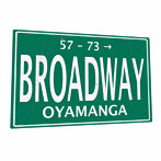 OYAMANGA（b、ukulele）/小松シゲル（ds）/奥田健介（g）/島裕介（tp）/矢舟テツロー（key）/BROADWAY