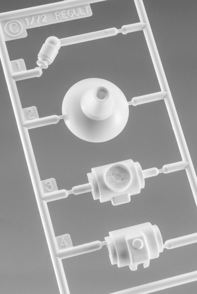 【10%ポイント還元中】 65878 1/72 リガード（小型ミサイルポッド装備型） ‘超時空要塞マクロス’