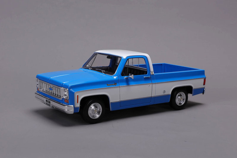 1974 シボレー C10 シャイアン スーパー ピックアップ ブルー/ホワイト