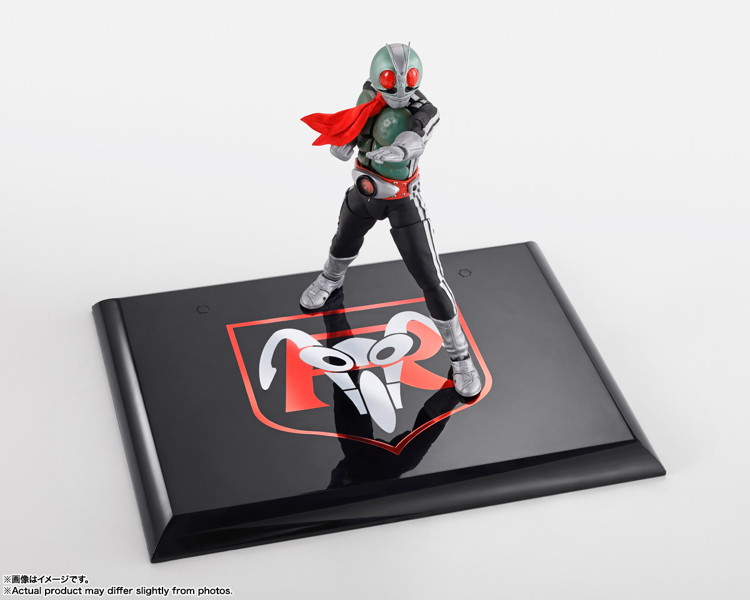 S.H.Figuarts（真骨彫製法） 仮面ライダー新1号 栄光の昭和ライダーエディション（初回限定台座付属）