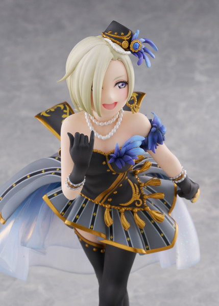 ミア・テイラー