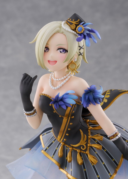 ミア・テイラー