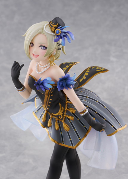ミア・テイラー