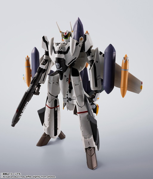 HI-METAL R マクロスゼロ VF-0Sフェニックス（ロイ・フォッカー機） ＋ QF-2200D-B ゴースト