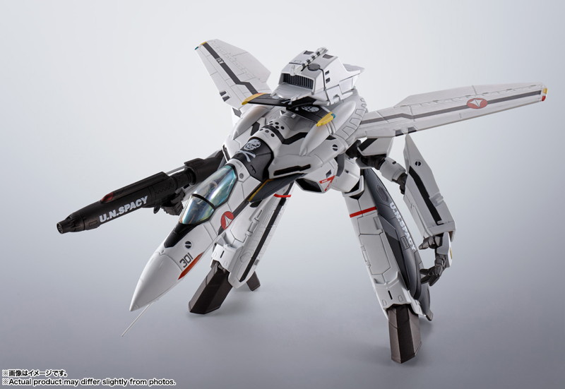 HI-METAL R マクロスゼロ VF-0Sフェニックス（ロイ・フォッカー機） ＋ QF-2200D-B ゴースト