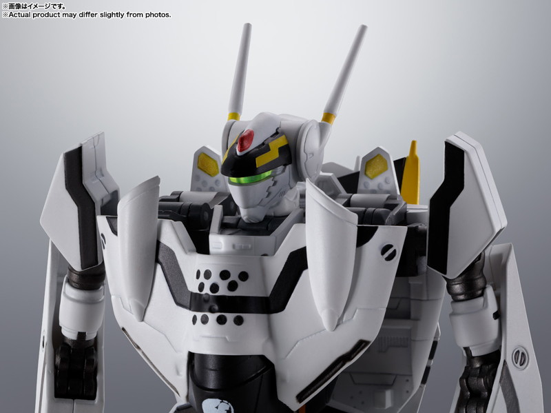 HI-METAL R マクロスゼロ VF-0Sフェニックス（ロイ・フォッカー機） ＋ QF-2200D-B ゴースト