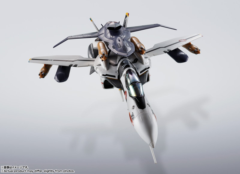 HI-METAL R マクロスゼロ VF-0Sフェニックス（ロイ・フォッカー機） ＋ QF-2200D-B ゴースト