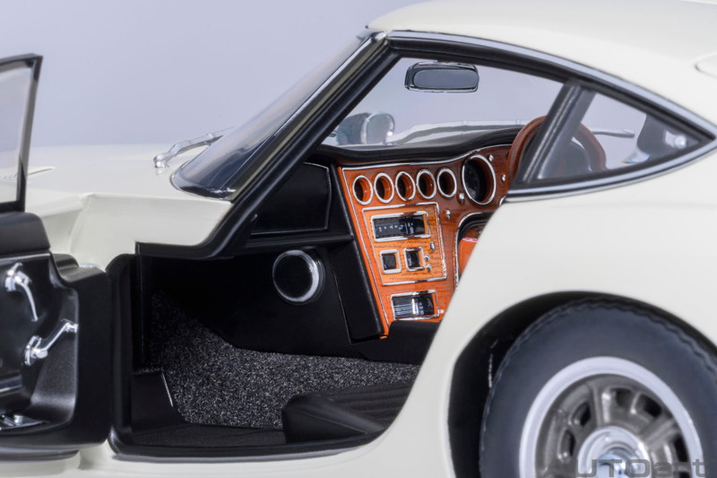 トヨタ 2000GT 1967 (ホワイト) トヨタ 2000GT 1967 (ホワイト)