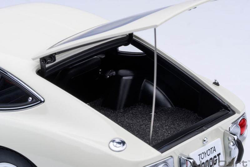 トヨタ 2000GT 1967 (ホワイト) トヨタ 2000GT 1967 (ホワイト)