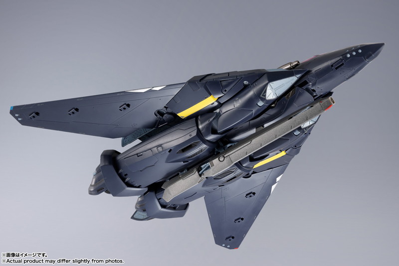 DX超合金 マクロス7 VF-17S ナイトメアステルスバルキリー（ガムリン木崎機）