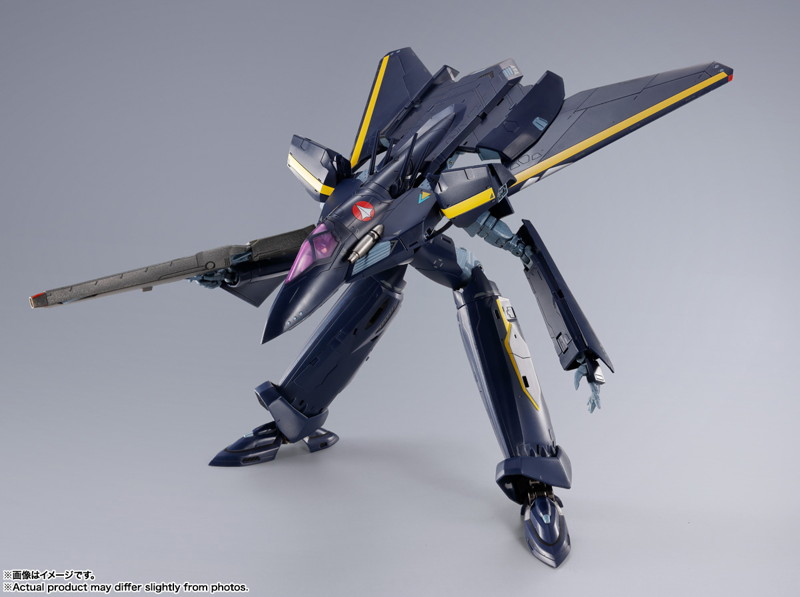 DX超合金 マクロス7 VF-17S ナイトメアステルスバルキリー（ガムリン木崎機）