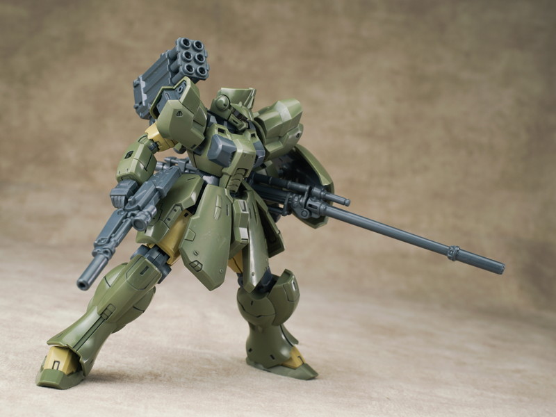 SHEIK MAINLAND ULTRA ACTION TROOPERシリーズ 砲撃型ザロヴ（ZAROV） 1/144スケール プラスチックモデルキット（グリーン）