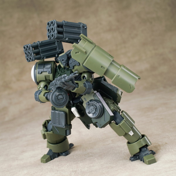 SHEIK MAINLAND ULTRA ACTION TROOPERシリーズ 砲撃型ザロヴ（ZAROV） 1/144スケール プラスチックモデルキット（グリーン）