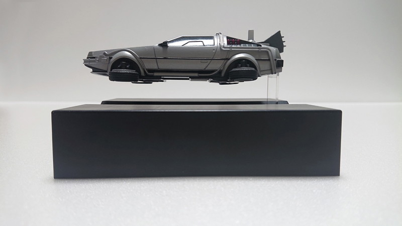 フローティングモデル バックトゥザフューチャー2 タイムマシン