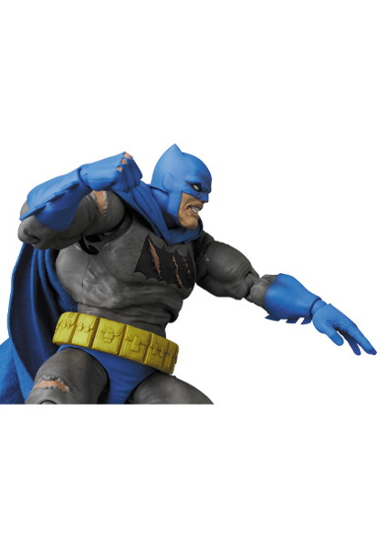 MAFEX BATMAN（TDKR:The Dark Knight Triumphant）