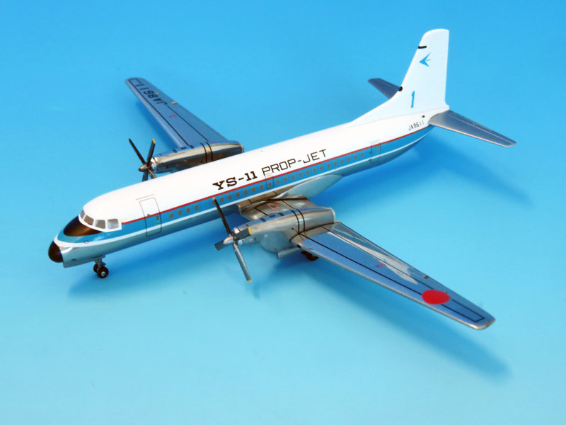 YS-11試作1号機赤帯 JA8611 ダイキャスト完成品（ギアつき 木製台座 金属プレート付）