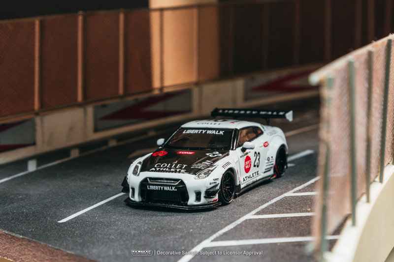 LB-WORKS NISSAN GT-R R35 type 2 White LB-WORKS NISSAN GT-R R35 type 2 White
