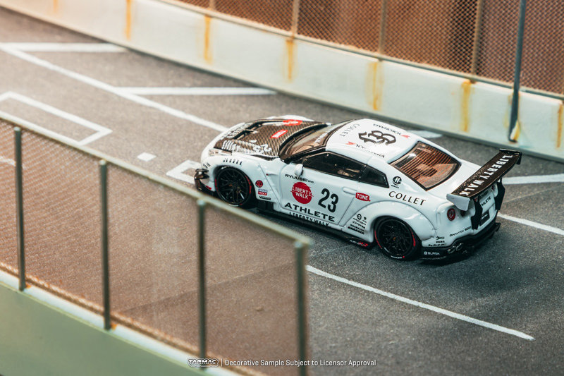 LB-WORKS NISSAN GT-R R35 type 2 White LB-WORKS NISSAN GT-R R35 type 2 White