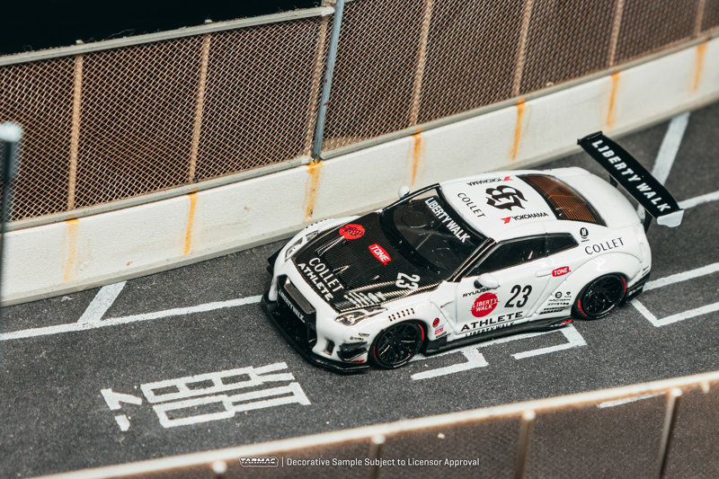 LB-WORKS NISSAN GT-R R35 type 2 White LB-WORKS NISSAN GT-R R35 type 2 White