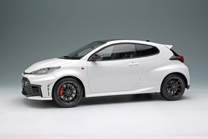 Toyota GR Yaris RZ High Performance 2024 スーパーホワイト2