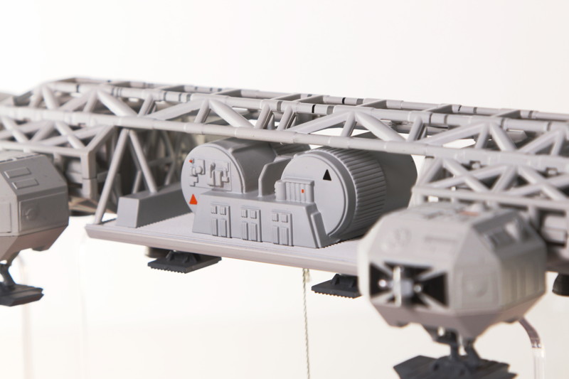 イーグルトランスポーター貨物ポッド装備形態 塗装済み完成品 ダイキャストモデル Space 1999