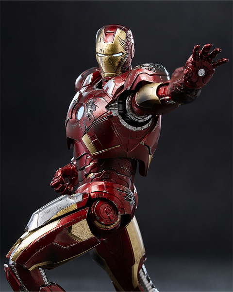 DLX アイアンマン・マーク7（バトルダメージ） Marvel Studios’ The Infinity Saga （マーベル・スタジオの『インフィニティ・サーガ』）
