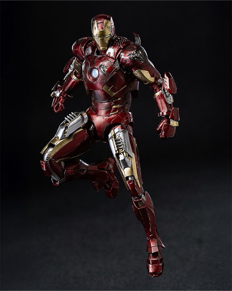 DLX アイアンマン・マーク7（バトルダメージ） Marvel Studios’ The Infinity Saga （マーベル・スタジオの『インフィニティ・サーガ』）