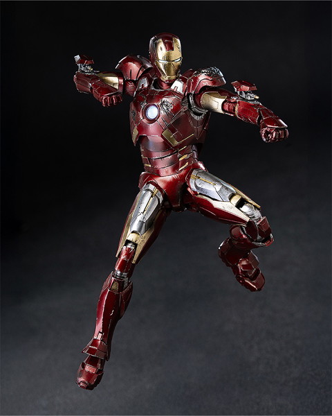 DLX アイアンマン・マーク7（バトルダメージ） Marvel Studios’ The Infinity Saga （マーベル・スタジオの『インフィニティ・サーガ』）