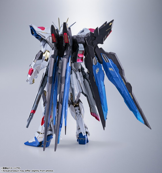 METAL BUILD ストライクフリーダムガンダム ＜リバイバル版＞ 機動戦士ガンダムSEED DESTINY