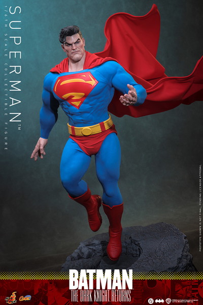 【コミック・マスターピース】『バットマン:ダークナイト・リターンズ』1/6スケールフィギュア スーパーマン