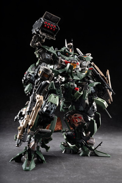 MNP-CR02A 忠勇級 高可動プラモデル 六五式・戟虎II型・突撃型
