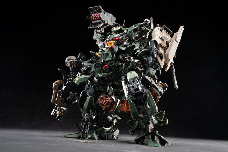 MNP-CR02A 忠勇級 高可動プラモデル 六五式・戟虎II型・突撃型