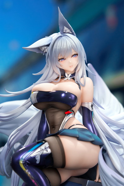 アズールレーン 信濃 寝待の銀輿Ver. LEDアクリル展示ケース付きスペシャル版