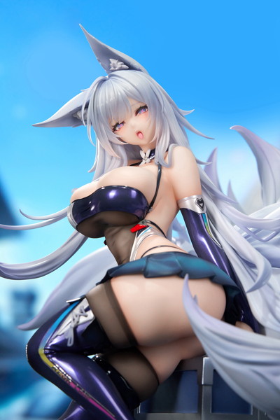 アズールレーン 信濃 寝待の銀輿Ver. LEDアクリル展示ケース付きスペシャル版