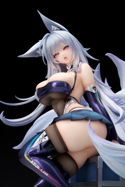 アズールレーン 信濃 寝待の銀輿Ver. LEDアクリル展示ケース付きスペシャル版