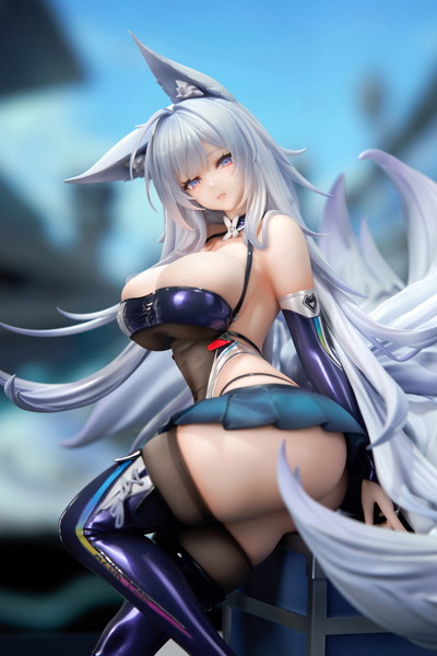 アズールレーン 信濃 寝待の銀輿Ver. LEDアクリル展示ケース付きスペシャル版