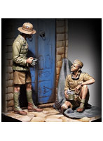 ［RM951］1/35 WWII ドイツアフリカ軍団兵士 昼食を取る二人のDAK兵士（2体入）